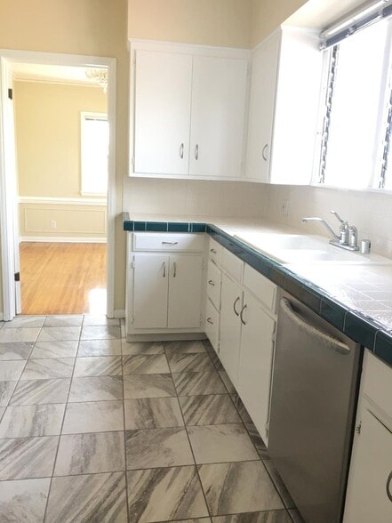 kitchen - 8333 W 1st St