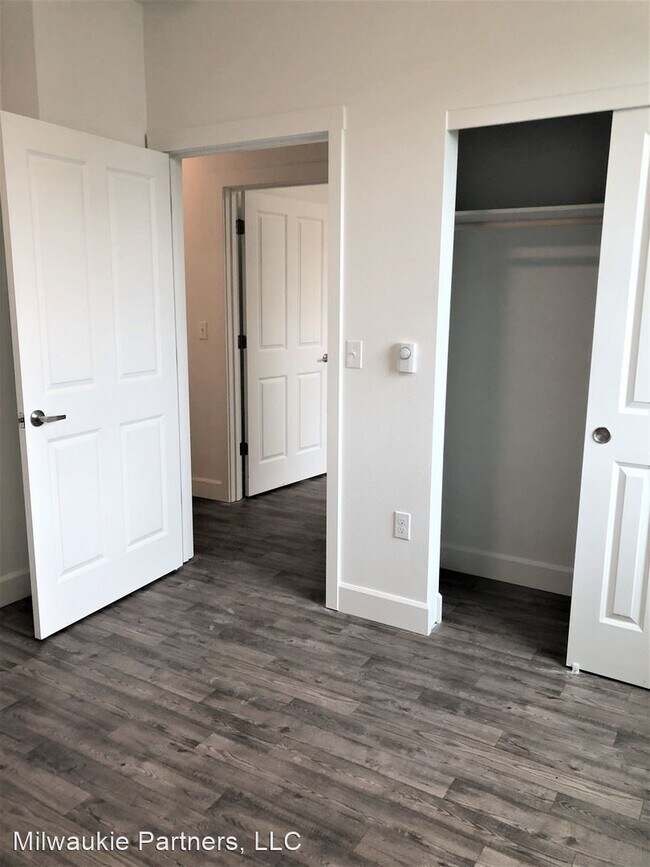 Building Photo - 7510 SE Milwaukie Ave