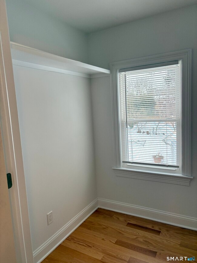 Building Photo - 45 Mead Ave