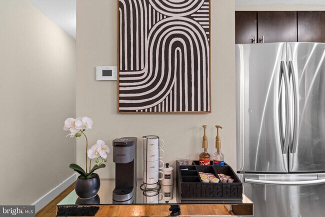 Building Photo - 417 18th St NE