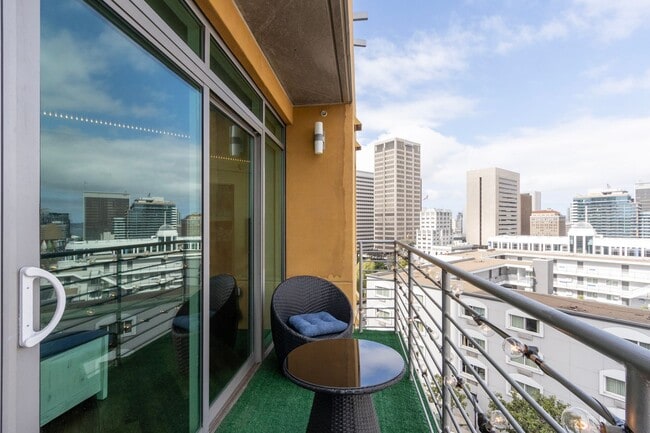 Building Photo - Beautiful 1 Bdrm, 1.5 Bath for Rent at Cortez Blu Condos in Cortez Hill