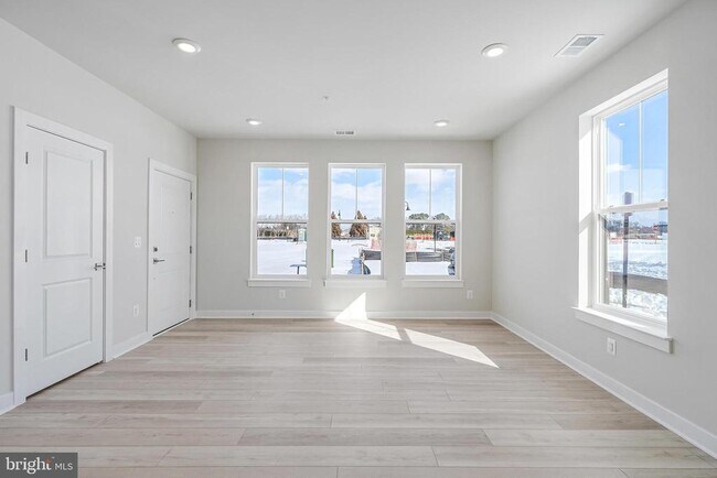 Building Photo - 44592 Strabane Ter