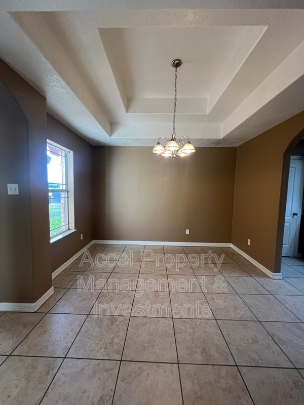 Building Photo - 3013 Constellation Dr