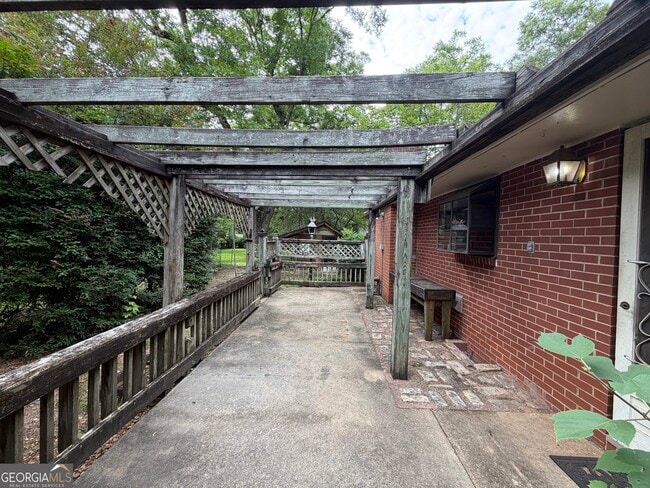Building Photo - 1054 College Station Rd