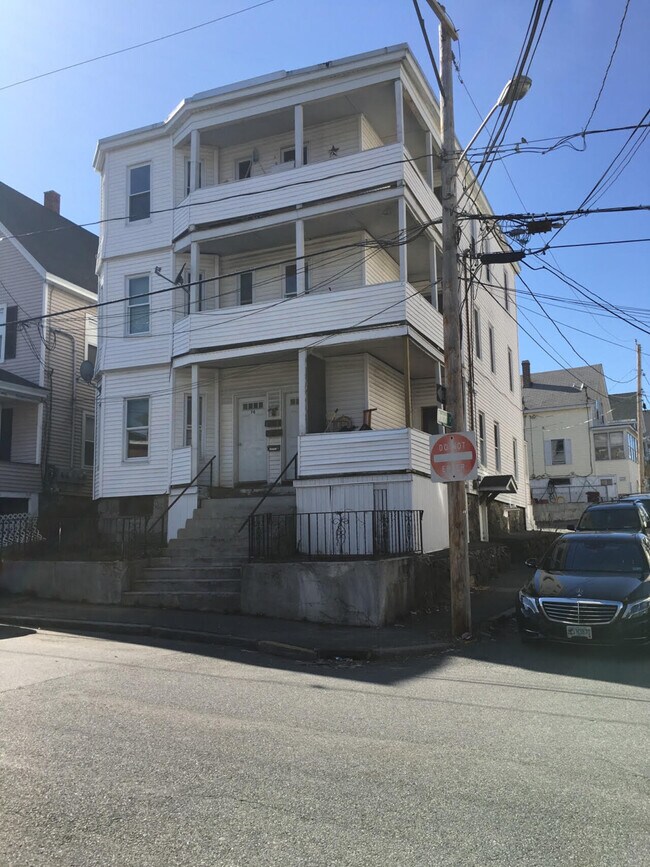 Building Photo - 74-76 Gershom Avenue