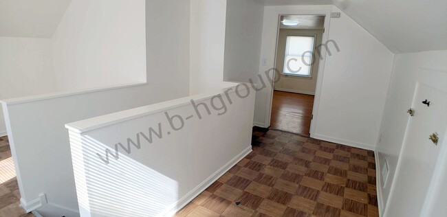Building Photo - New Listing!