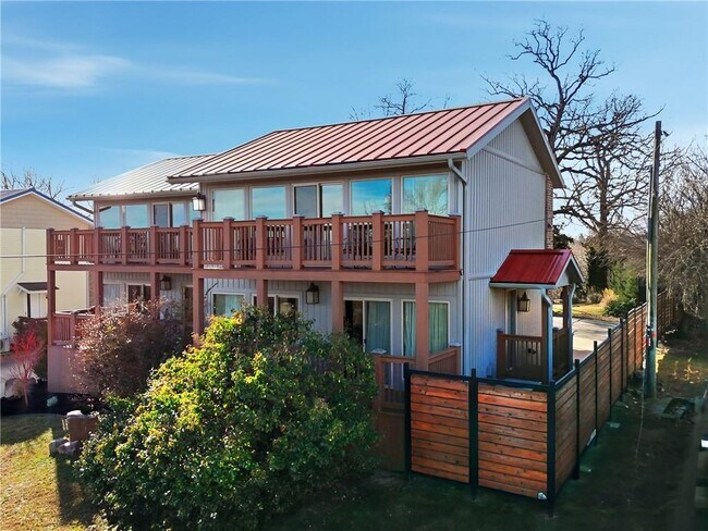 Building Photo - 14805 Dutchmans Dr