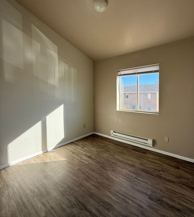 Building Photo - 1717 Oakshire Ln