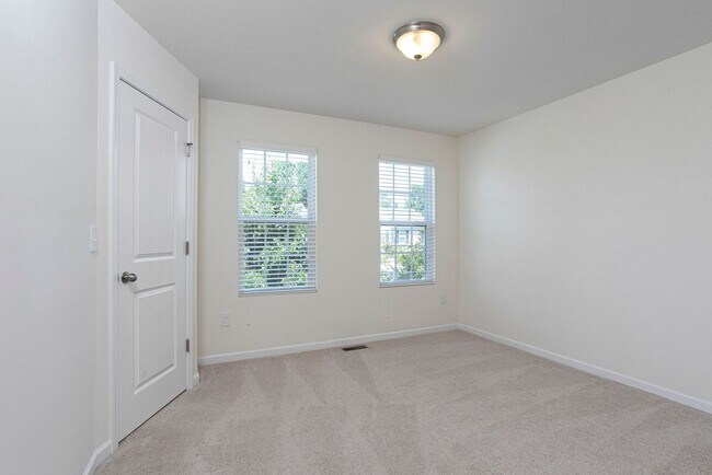 Building Photo - 427 Stapleford Ln