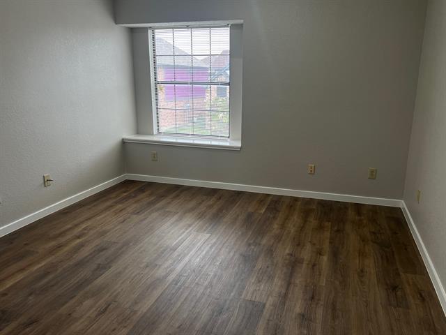 Building Photo - 786 Eiffel Dr