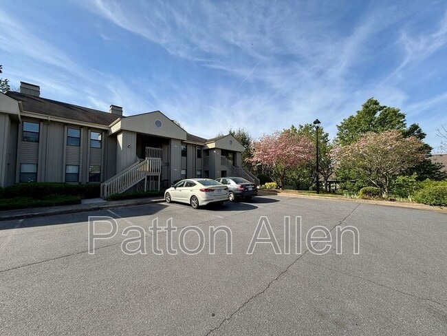 Building Photo - 2406 Abbey Cir