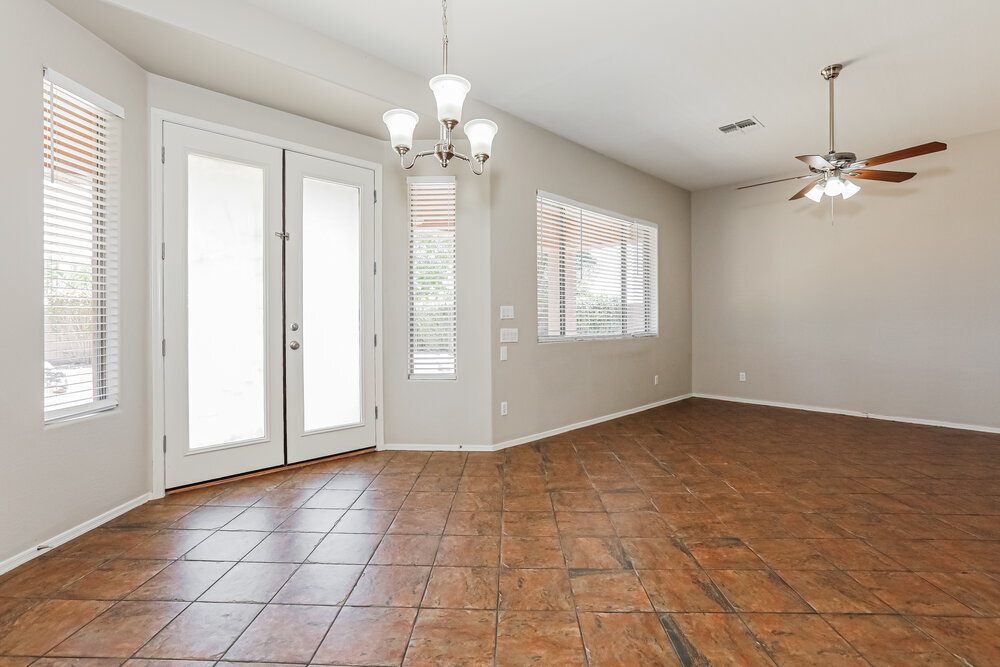 Building Photo - 4091 E Carriage Way