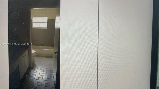 Building Photo - 6952 SW 148 Ln
