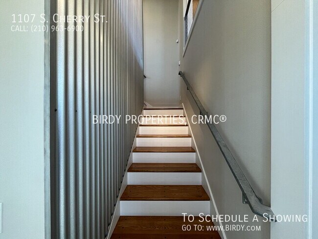 Building Photo - 1107 S Cherry St