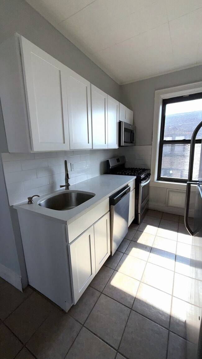 Building Photo - 930-Berkeley Manor, LLC