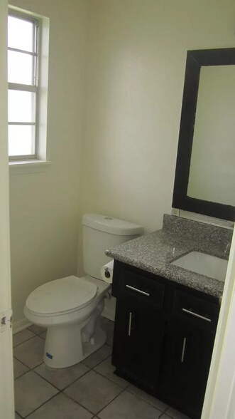 Building Photo - 17611 Fireside Dr