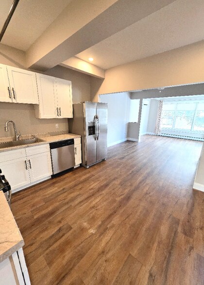 Building Photo - 313 State St