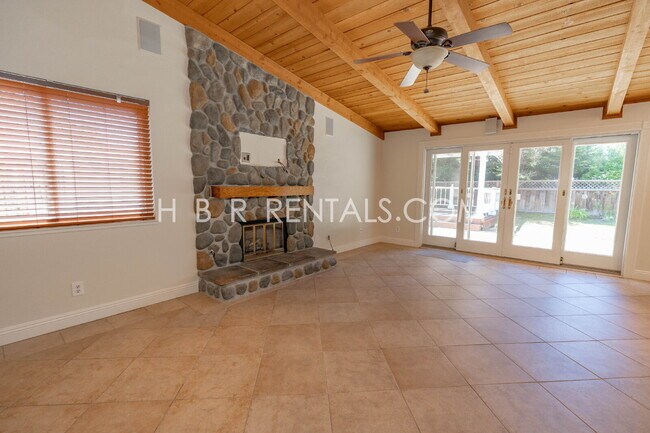 Building Photo - Charming 4-Bed with 3 Baths & Cozy Fireplace in San Ramon!