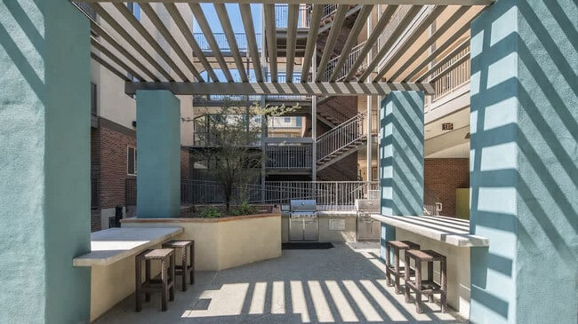 Building Photo - 1260 E University Dr