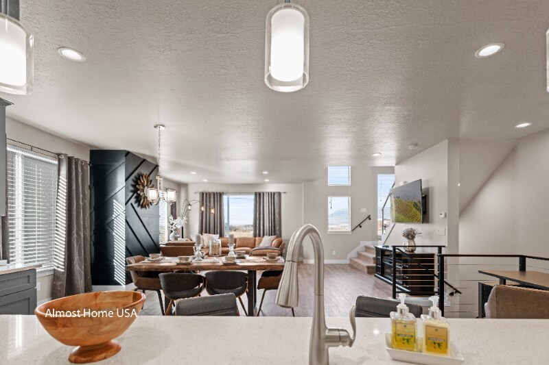 Building Photo - 572 Lewski Ln