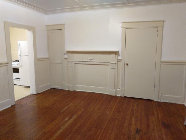 Building Photo - 18 Wyandotte Ave