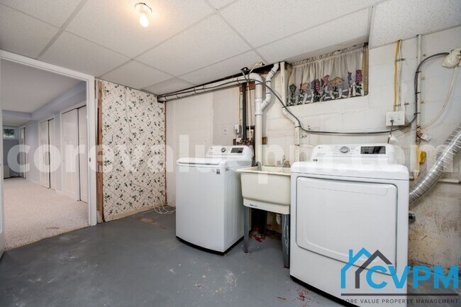 Building Photo - 4702 Shelley Ln