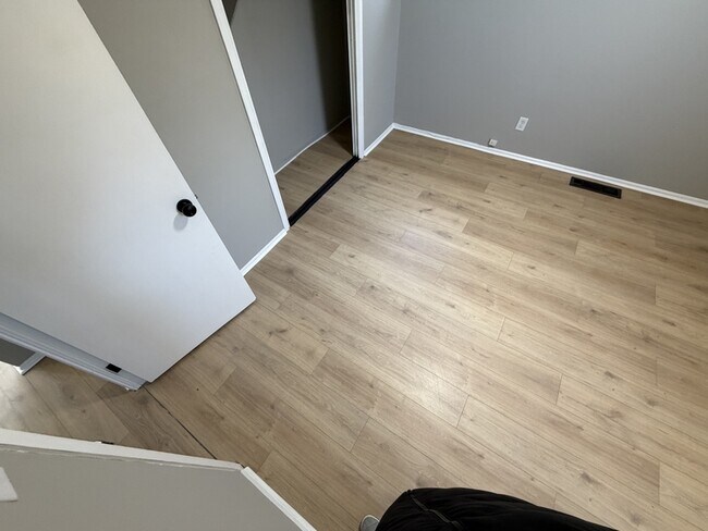 Building Photo - 4300 E 175th St