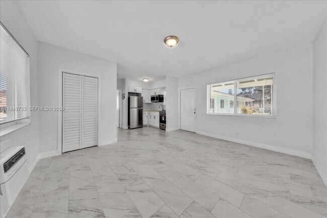 Building Photo - 1839 Funston St