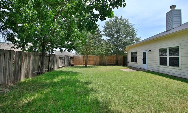 Building Photo - 8730 Cedar Walk Dr