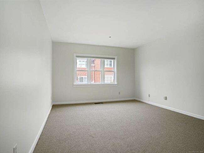 Building Photo - 51 Forest Ave