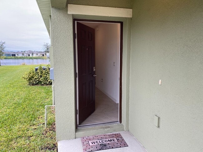 Building Photo - 2914 Blue Shrs Wy