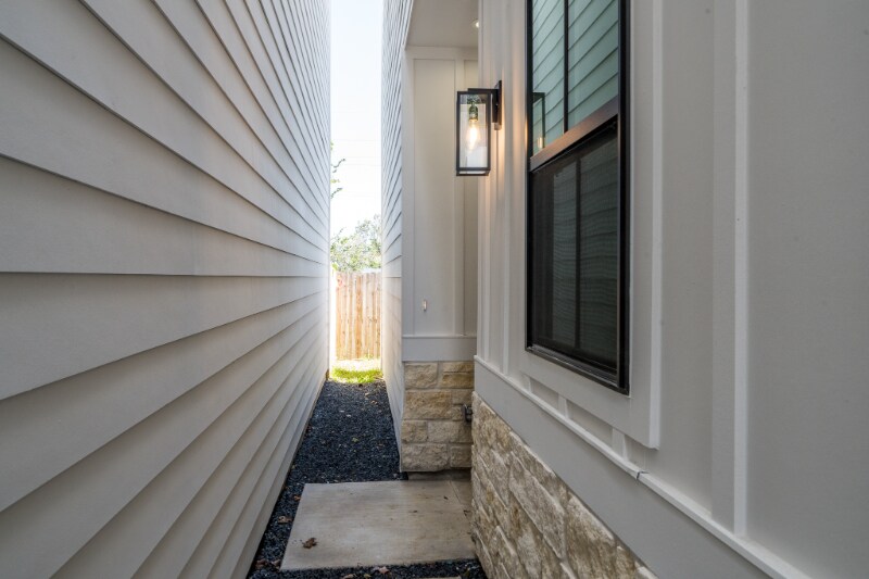 Building Photo - 6426 Highland Pine Ln