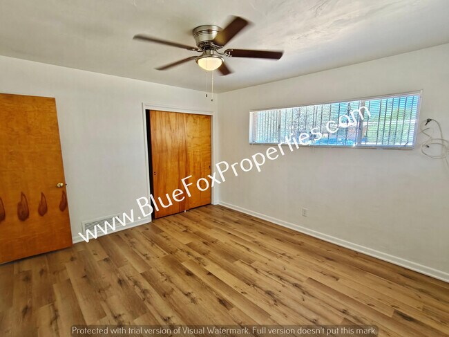 Building Photo - 5755 E 6th St