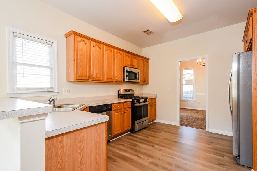 Building Photo - 5545 Wheatfield Ln