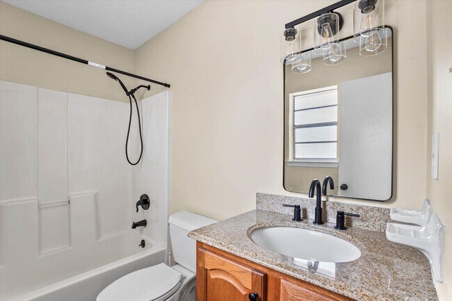 Building Photo - Updated 3 Bedroom in Theodore