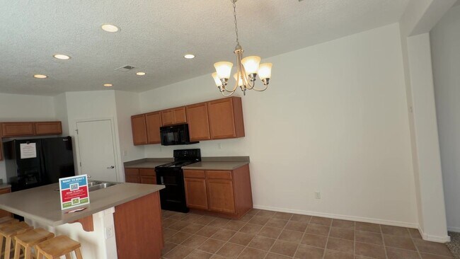 Building Photo - 3 Bedroom Town Home Near Rio Bravo Blvd SE & University Blvd SE In Mesa Del Sol!