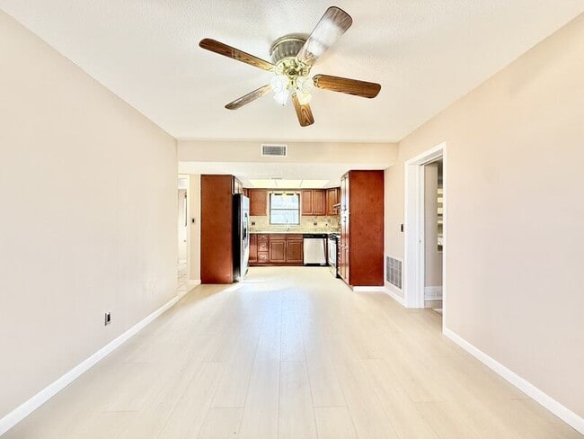 Building Photo - 12472 Monarch Cir