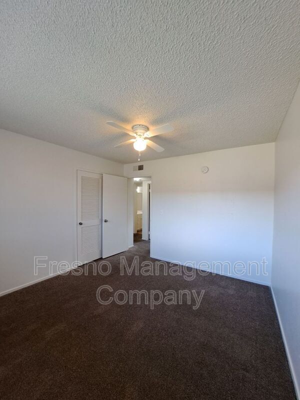 Building Photo - 3051 N West Ave