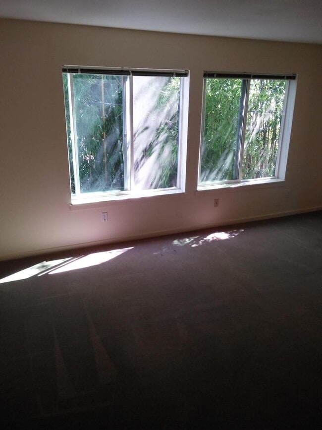 Building Photo - (560) 21st Street Duplex - 2 Bedroom / 2 Bathroom