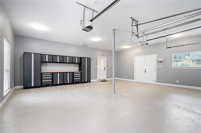 Building Photo - 5221 Burma Rd W