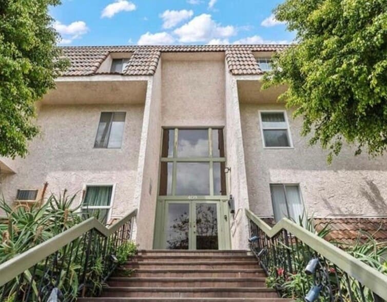 Building Photo - 409 Burchett St