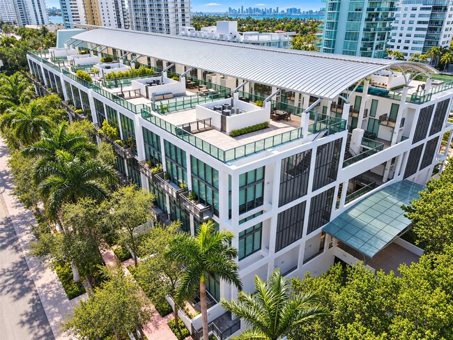 Building Photo - 6000 Collins Ave