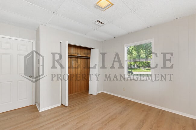 Building Photo - 300 W Breese Ave