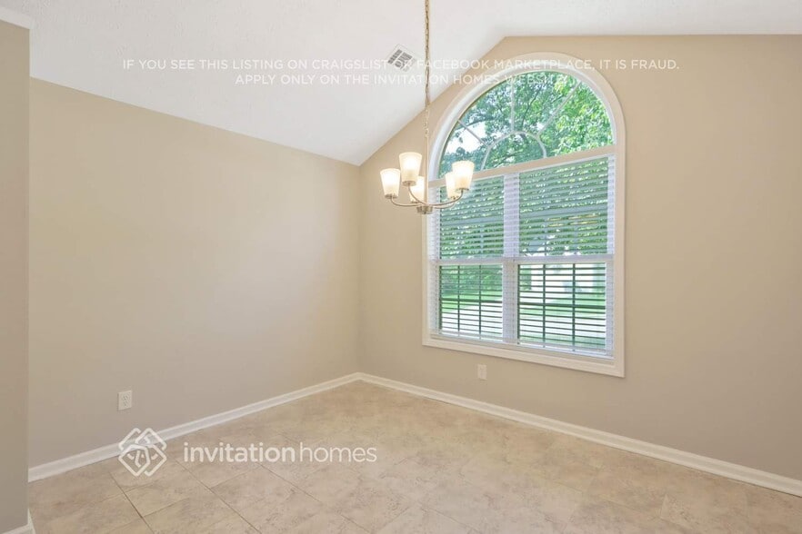 Building Photo - 370 Telford Dr