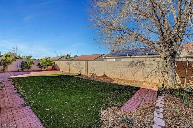 Building Photo - 2708 Langlade Ave