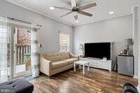 Building Photo - 216 Scott St