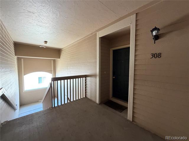 Building Photo - 8456 S Hoyt Way