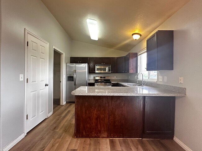 Building Photo - Great Home Available in Lehi!