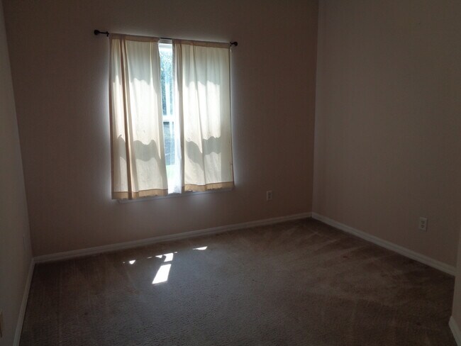 Building Photo - 153 Dover Bluff Dr