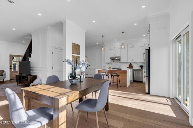 Building Photo - 340 River Rd